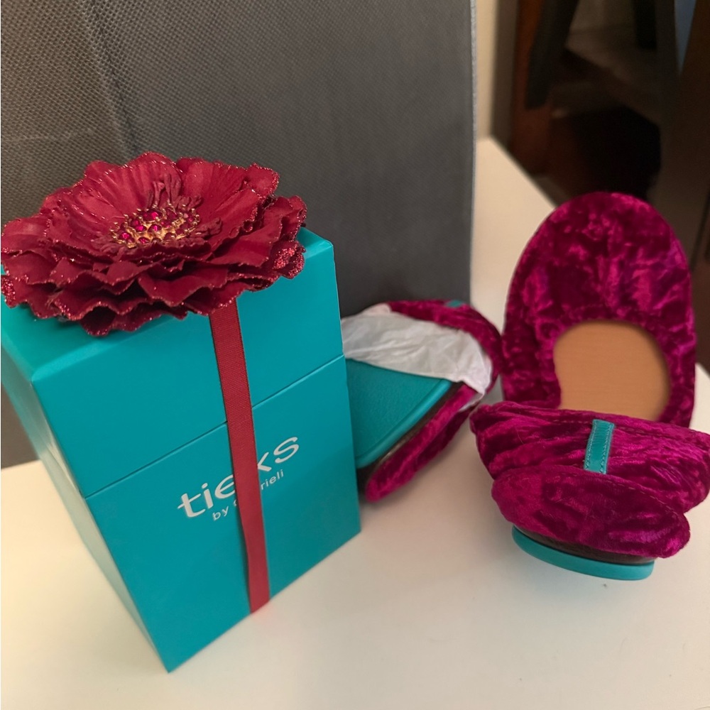 Fuschia Tieks